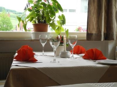 Hotel Stadt Luegde Ngoại thất bức ảnh