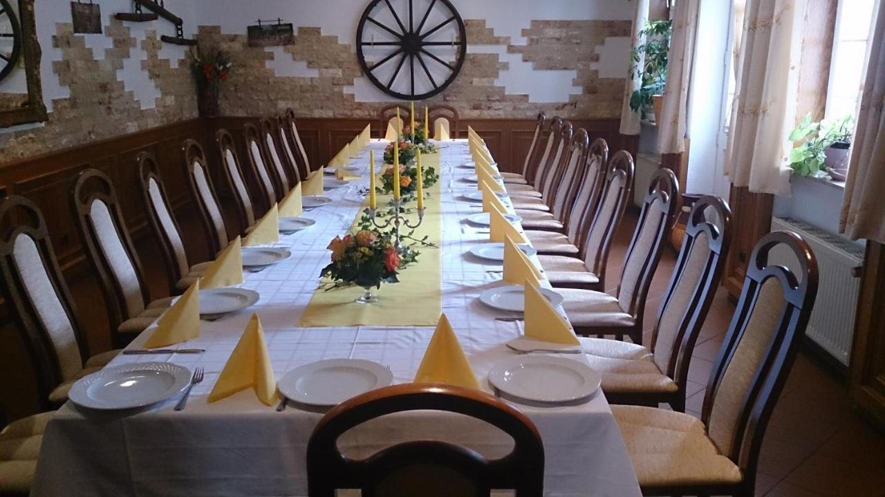 Hotel Stadt Luegde Ngoại thất bức ảnh
