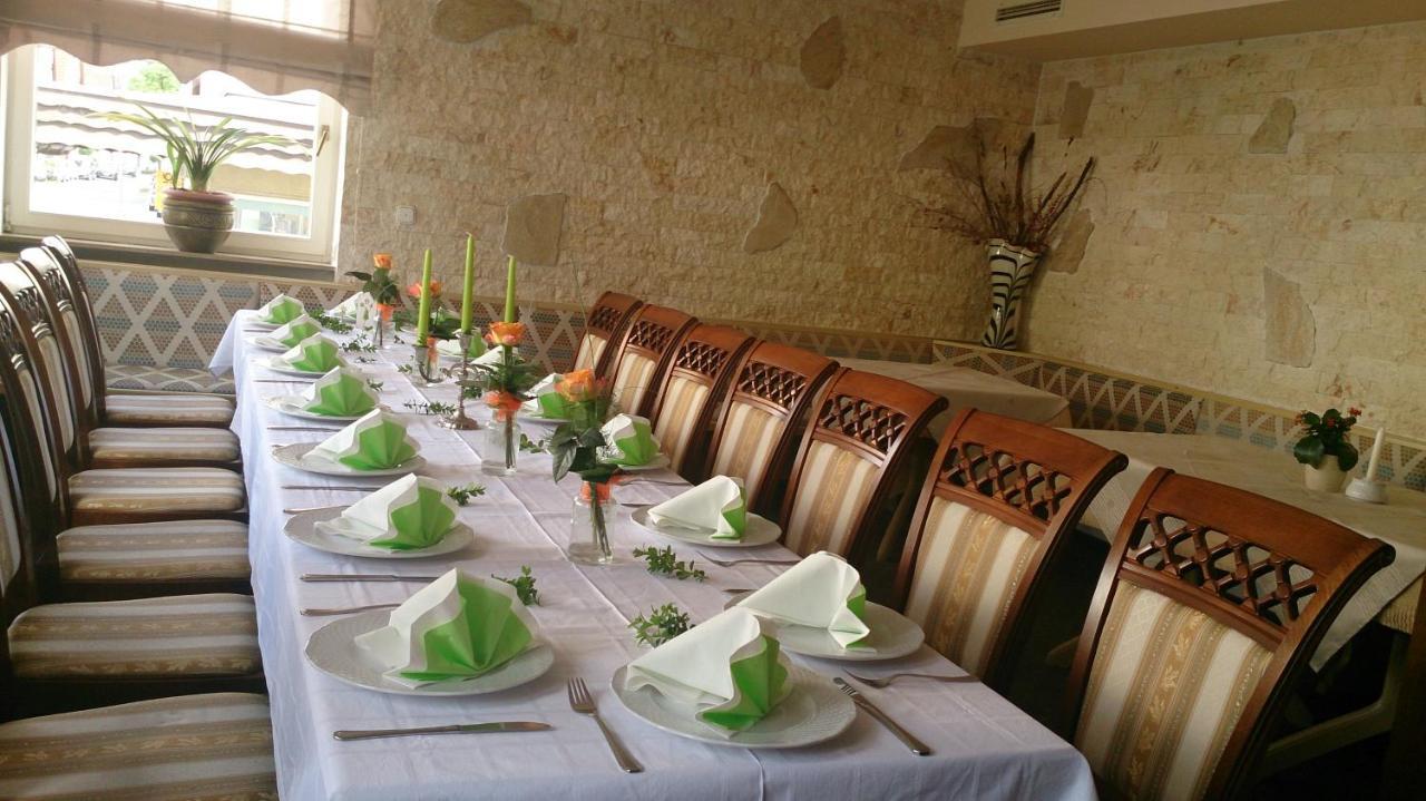 Hotel Stadt Luegde Ngoại thất bức ảnh