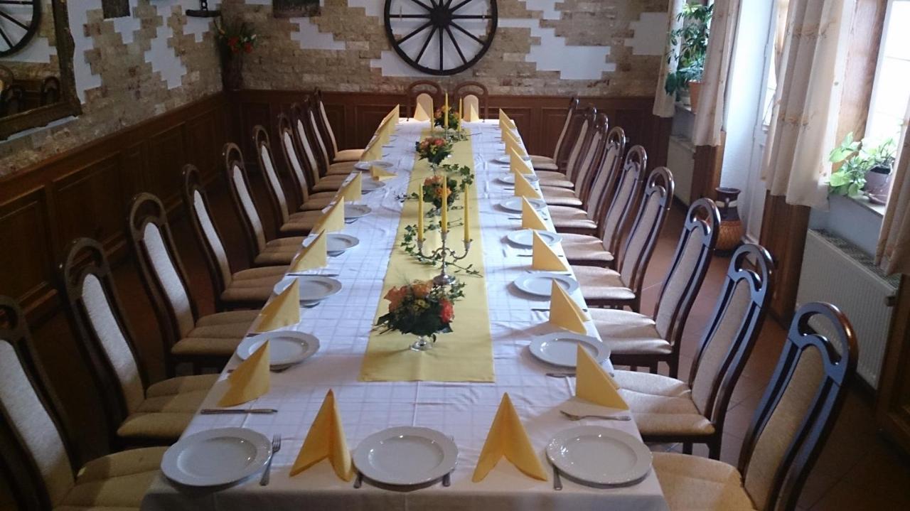 Hotel Stadt Luegde Ngoại thất bức ảnh