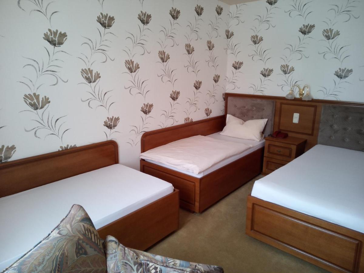 Hotel Stadt Luegde Ngoại thất bức ảnh